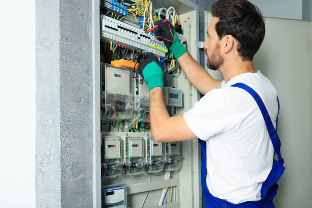 Best Local Electrician Companies  in Chattahoochee, FL